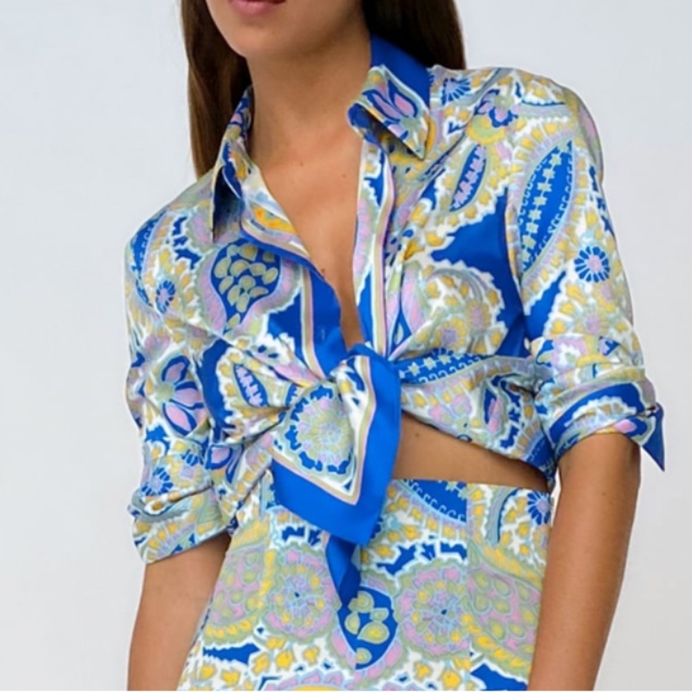 looking for this shirt, from zara “blue flowy blouse” in size XS or S.